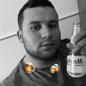 Meet your Posher, Cesar